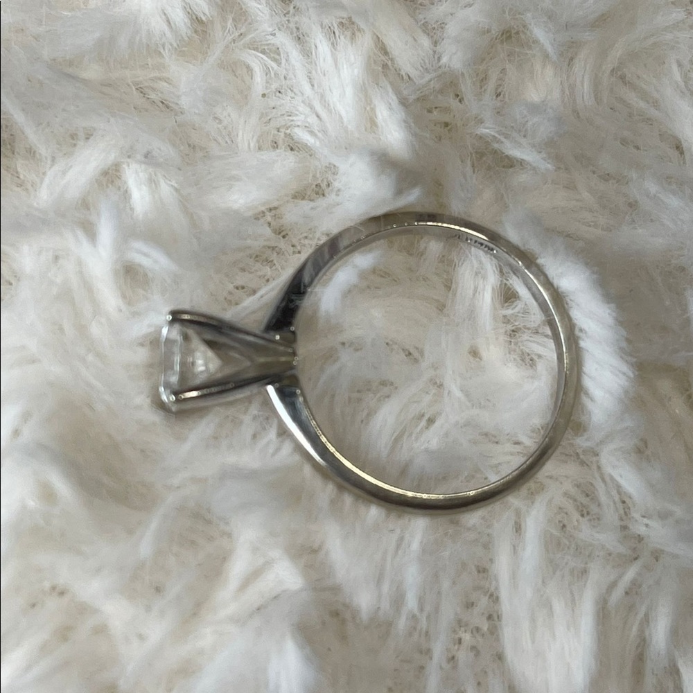 14k solid gold , ring 💍 white gold